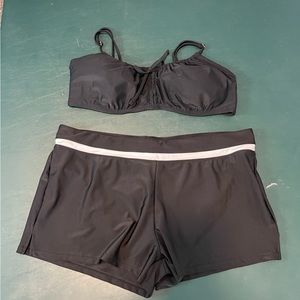 BNWOT plus size 2 pieces swimsuit size 2X 20W/22W